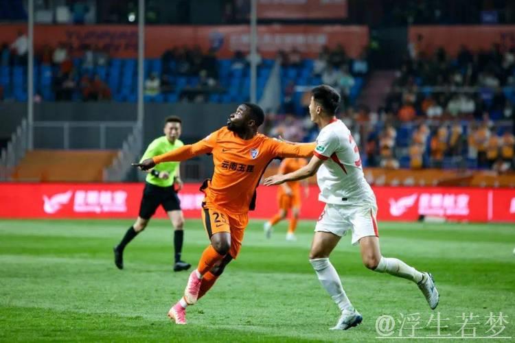 青岛西海岸0-0战平云南玉昆,中超联赛四轮未尝胜绩 青岛西海岸0-0战平云南玉昆,中超联赛四轮未尝胜绩