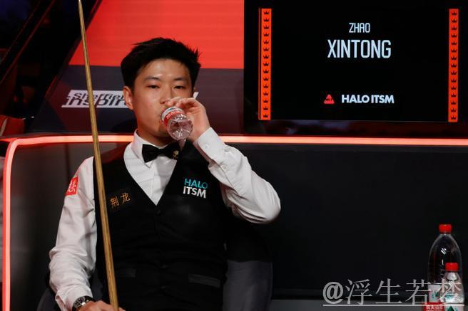 斯诺克世锦赛半决赛次阶段 赵心童12-4领先奥沙利文 斯诺克世锦赛半决赛次阶段 赵心童12-4领先奥沙利文